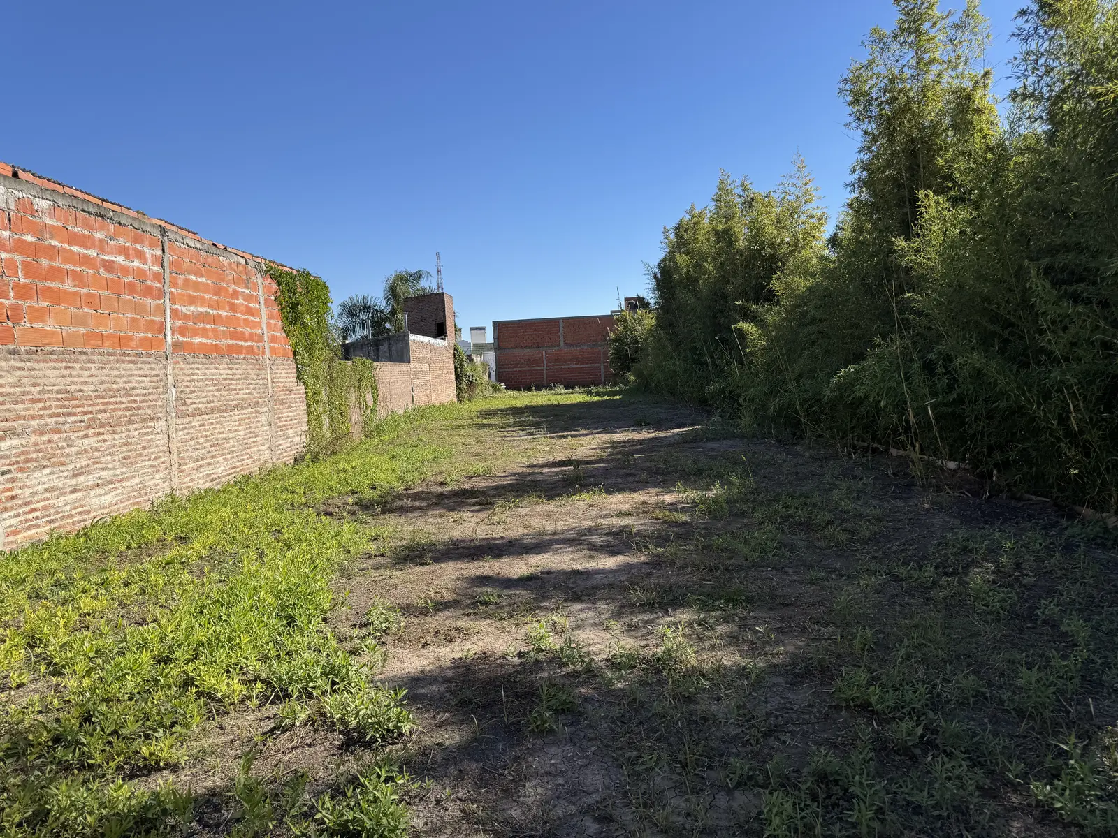 VENDO TERRENO 592 M² – ZONA CIRCUNVALACIÓN Y DON BOSCO