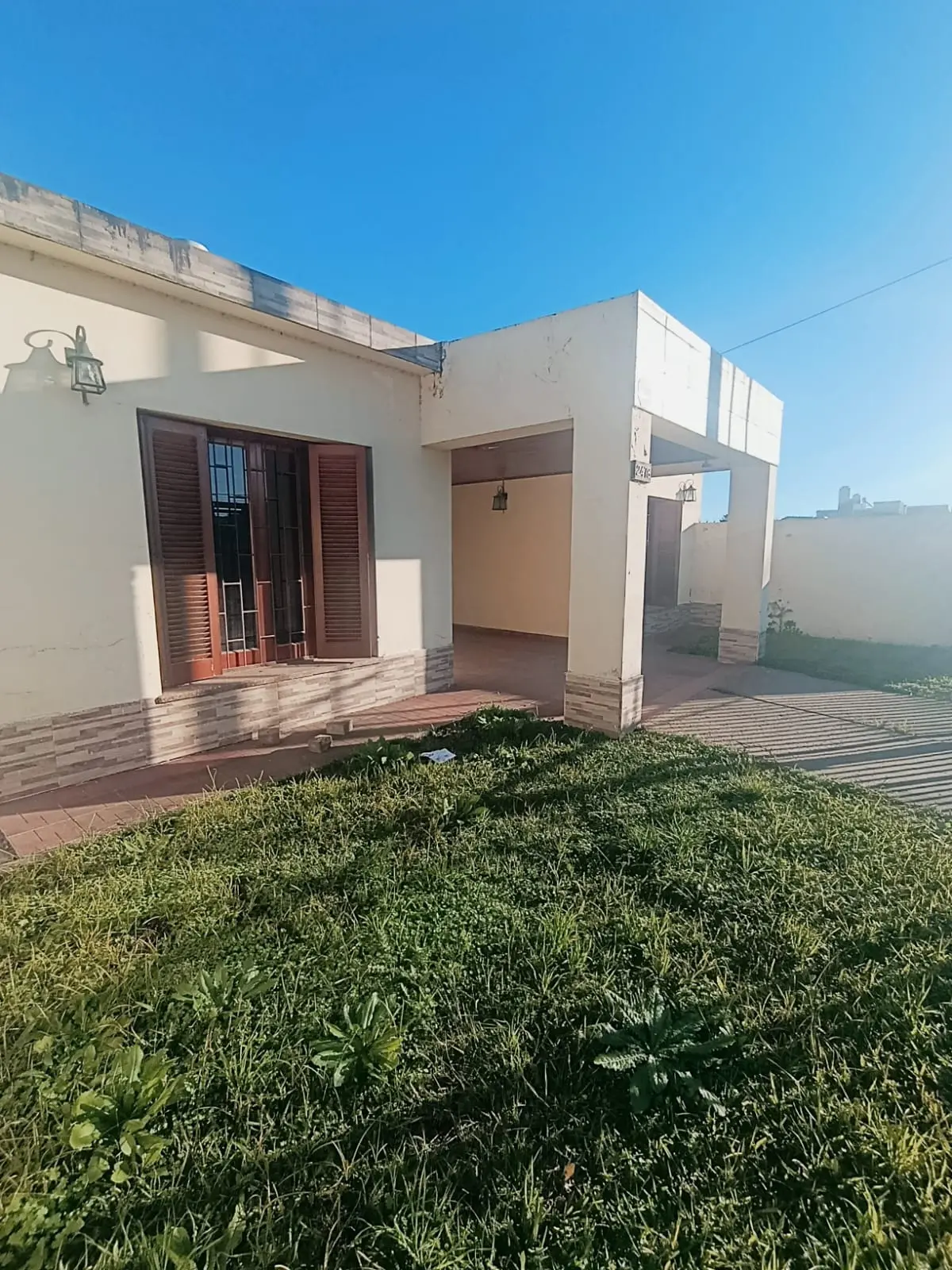 En venta hermosa casa 3 dormitorios zona sureste de la ciudad