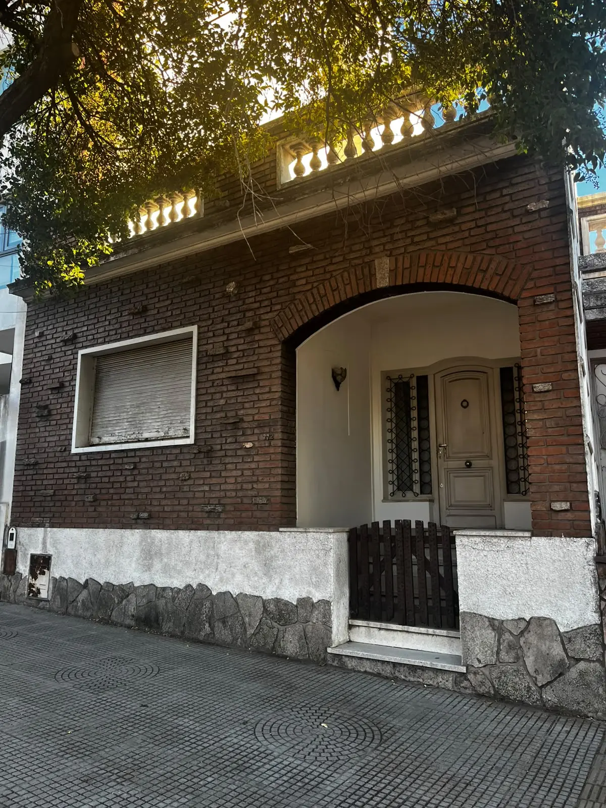 ALQUILO AMPLIA CASA EN ZONA ECHAGÜE CASI PERÓN