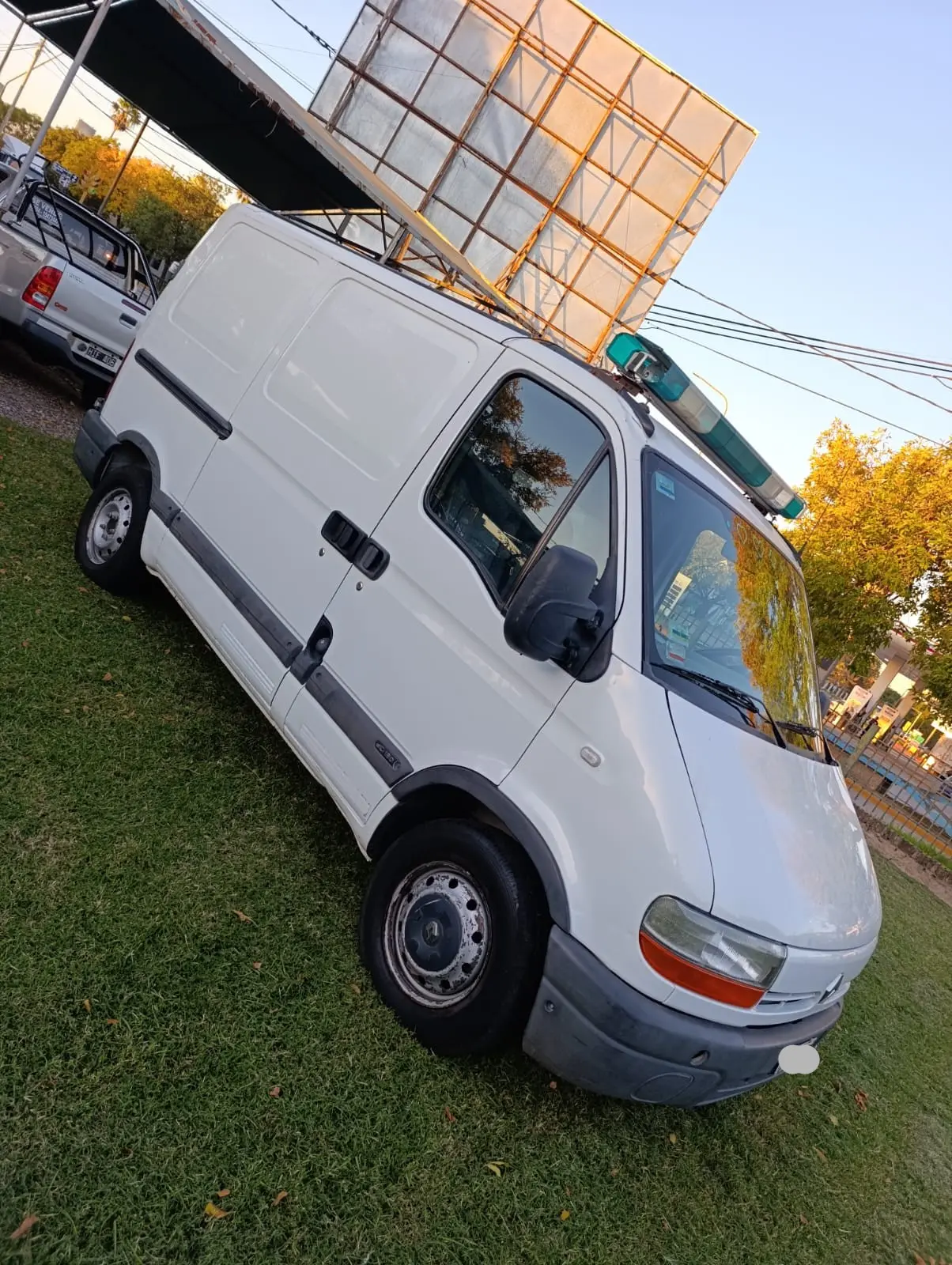 RENAULT MASTER DCI 120 CORTO "AMBULANCIA DE TRASLADO"