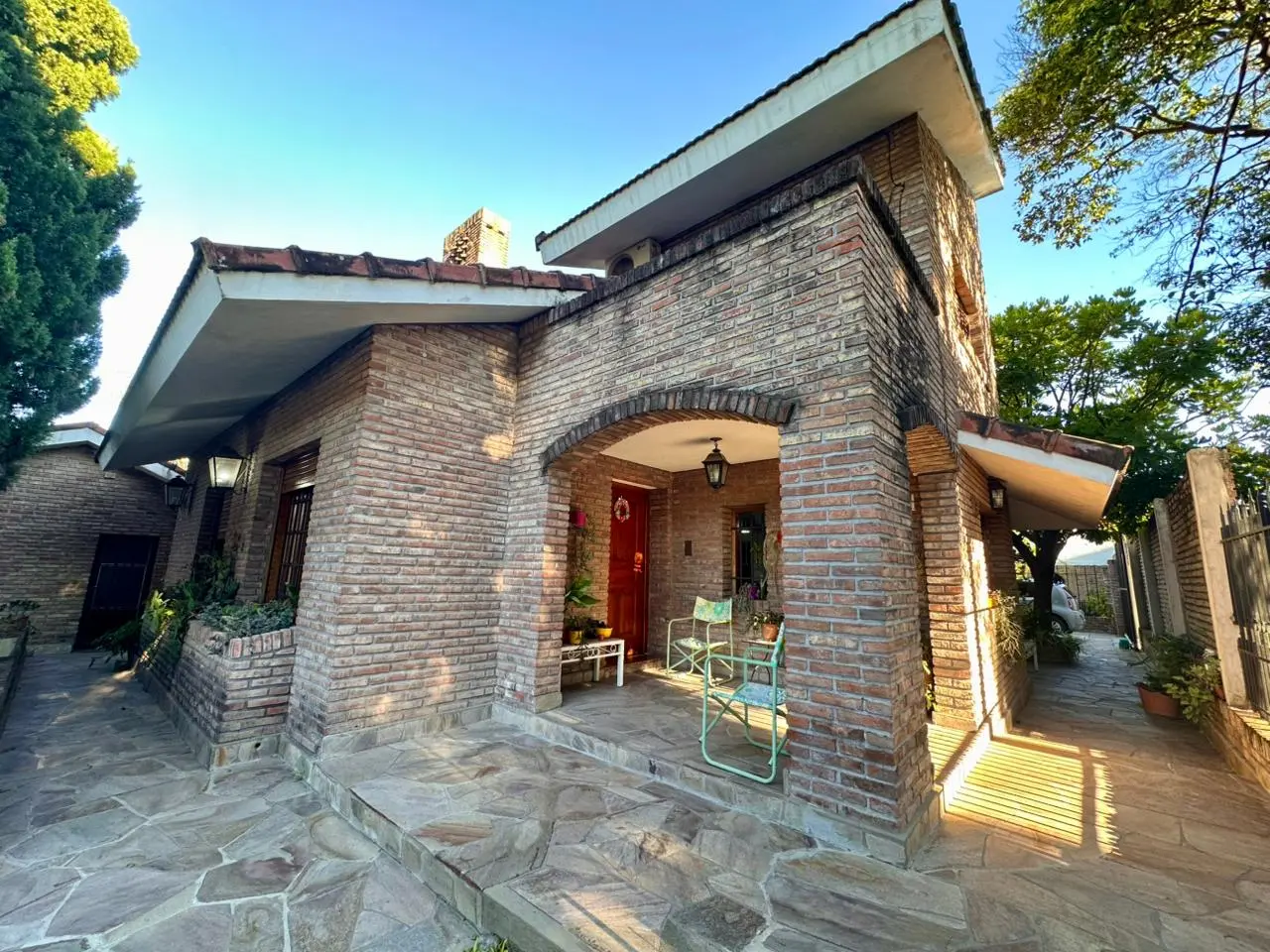 ✅VENDO/PERMUTO CHALET 3 DOR, 4 BAÑOS, PILETA U$D 295.000🔥