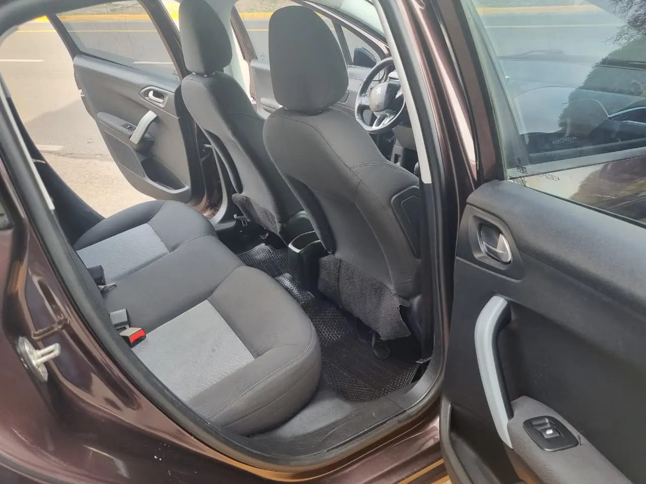 Oportunidad imbatible Peugeot 208 Allure 1.5 Touch / 2013