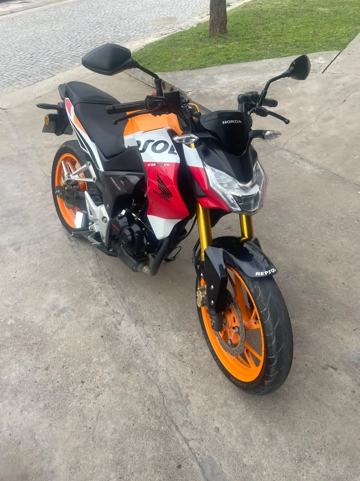 Honda cb190 repsol  2018 22.000km. Vendo o permuto mayor-menor