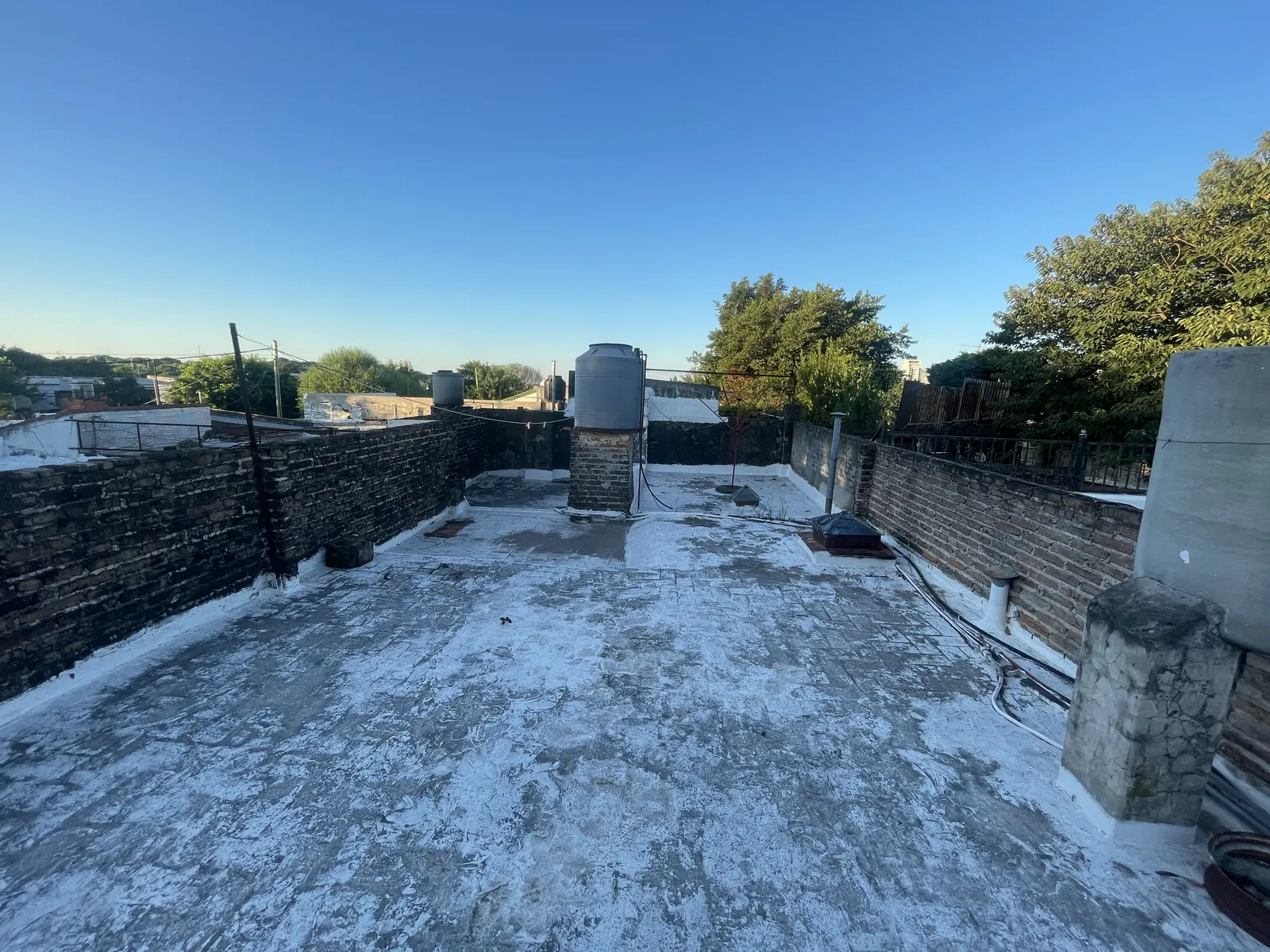 Casa 3 dormitorios con patio y cochera APTA CRÉDITO HIPOTCARIO