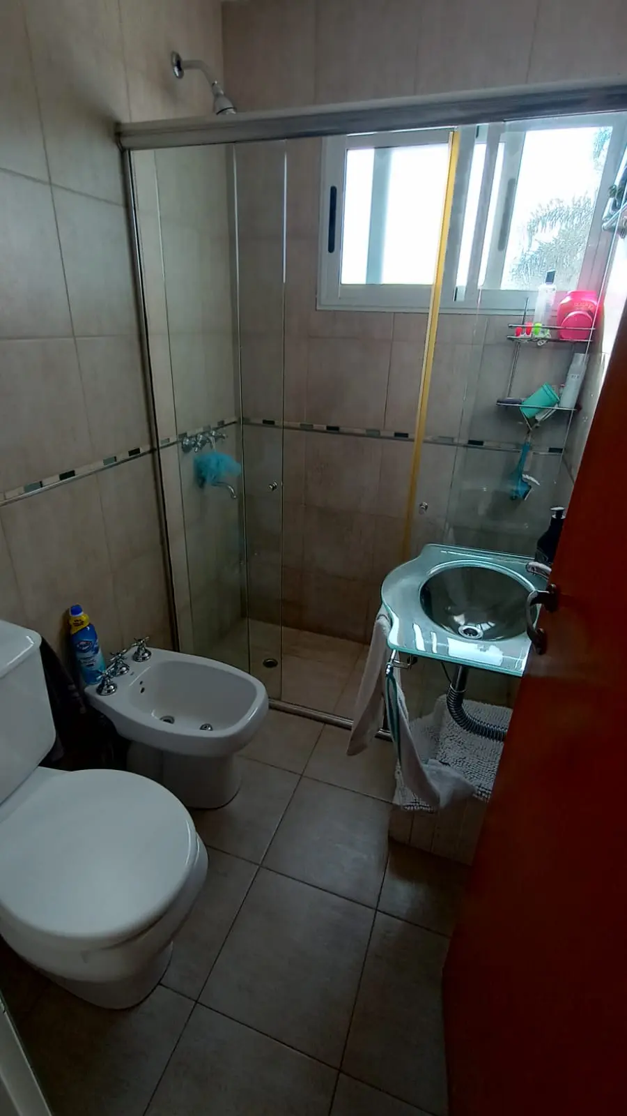DUEÑO. DUPLEX 3 DORM. 2 BAÑOS. COCHERA. PATIO PARRILLA.