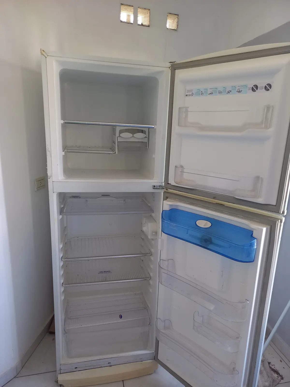 Vendo heladera.