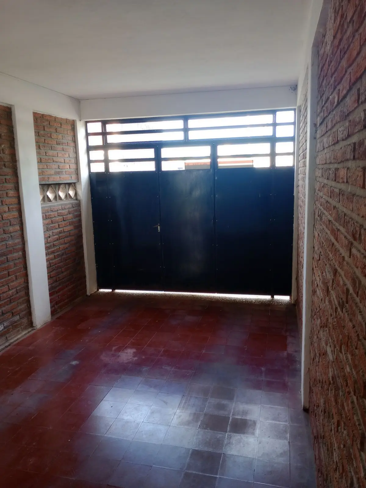 EN VENTA: CASA + LOCAL COMERCIAL. GRELLA casi DON BOSCO