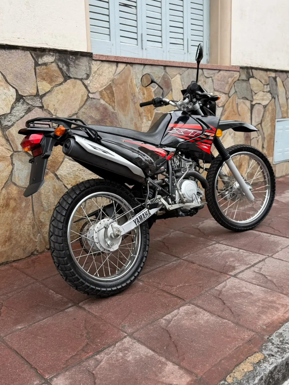 VENDO XTZ 125 CON 15 MIL KM