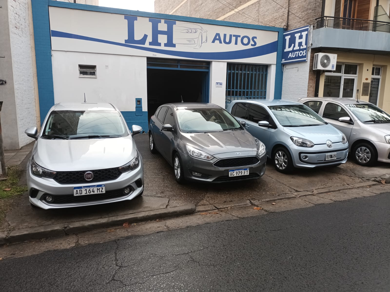 LH AUTOS - URQUIZA 290